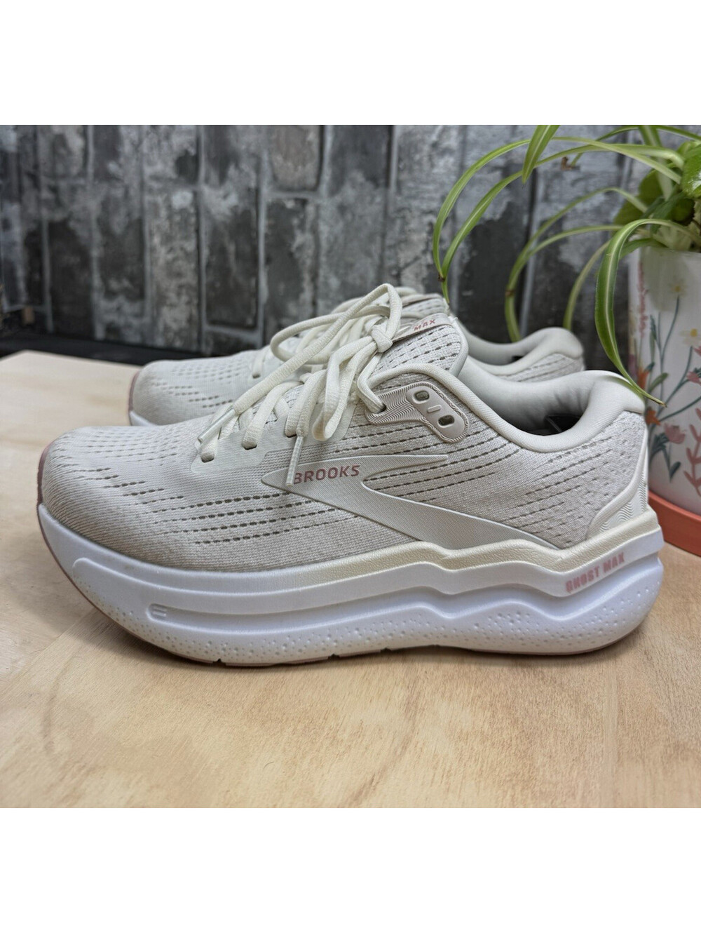Brooks Ghost Max Women's Running Shoes Breathable Mesh Beige/White/Pink US 7.5B